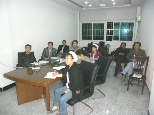 管理干部召開周例會(huì)、日例會(huì)