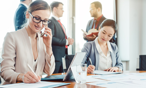 薪酬體系設(shè)計(jì)：構(gòu)建公平、激勵(lì)性的薪酬體系