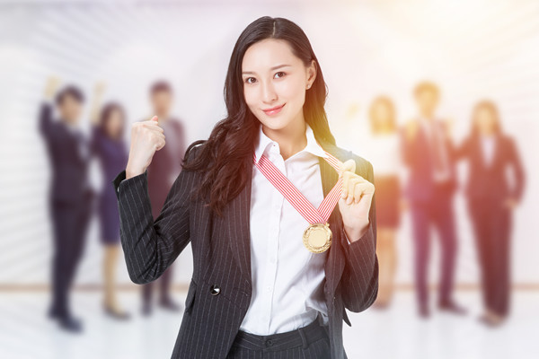 績效考核：評估員工成果，為晉升和獎懲提供依據(jù)