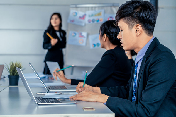 集團管控：從分散到集中，打造高效協(xié)同的管控模式