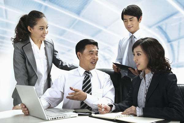 薪酬體系設(shè)計(jì)：根據(jù)企業(yè)戰(zhàn)略，設(shè)計(jì)科學(xué)體系