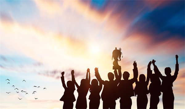 領導力發(fā)展與績效管理：培養(yǎng)領導力，推動組織成功