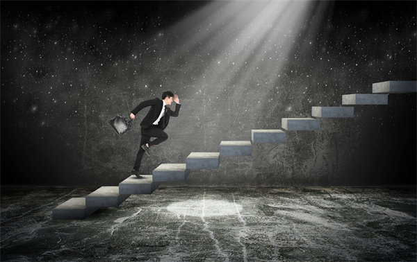 績效管理與員工成長：構(gòu)建人才梯隊，推動組織發(fā)展