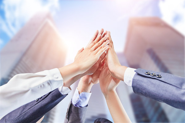 立足企業(yè)實際，制定可行經(jīng)營計劃，確保企業(yè)穩(wěn)健前行