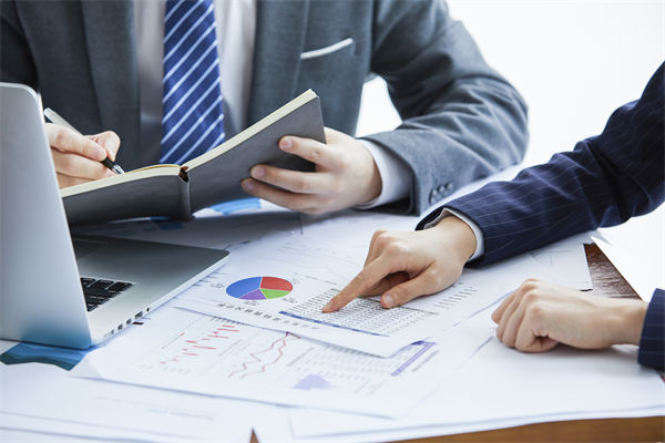 追求卓越績(jī)效：構(gòu)建高效團(tuán)隊(duì)，實(shí)現(xiàn)業(yè)務(wù)目標(biāo)新高度