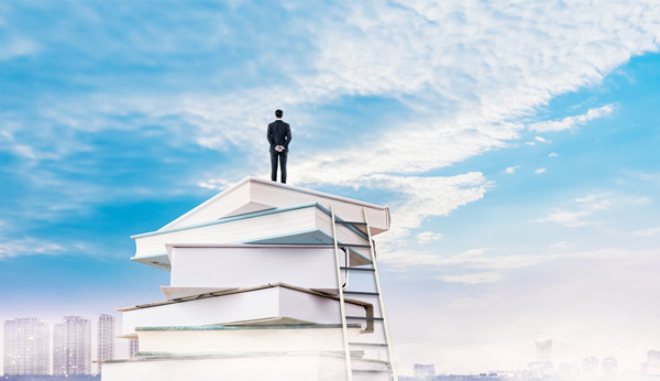 年度經(jīng)營計劃中如何平衡短期收益與長期戰(zhàn)略投資？