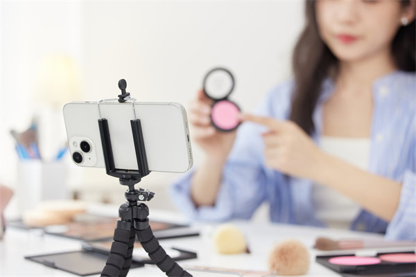 社交媒體營銷中，情感共鳴如何轉(zhuǎn)化為銷售力？