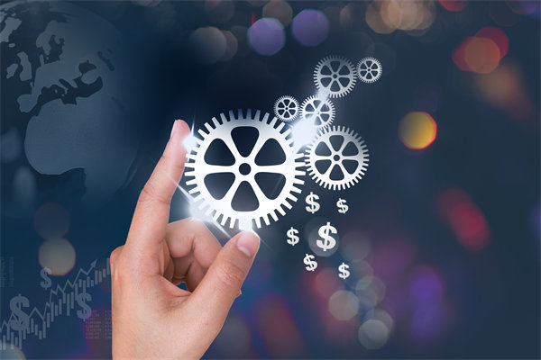 在薪酬體系設(shè)計時，應(yīng)如何考慮行業(yè)標(biāo)準(zhǔn)和市場變化？