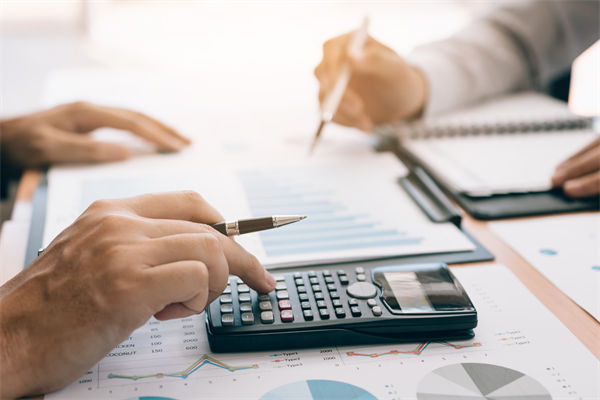 市場(chǎng)變化下，如何快速調(diào)整預(yù)算以抓住機(jī)遇？