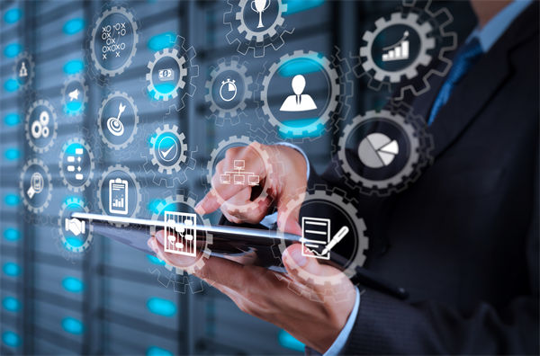 集團(tuán)管控過(guò)程中，如何確保信息的準(zhǔn)確傳遞與共享？