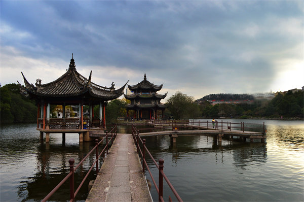 臺(tái)州年度經(jīng)營(yíng)計(jì)劃咨詢公司如何規(guī)劃企業(yè)全年發(fā)展藍(lán)圖？