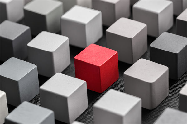 如何在競爭激烈的市場中保持品牌差異化優(yōu)勢？