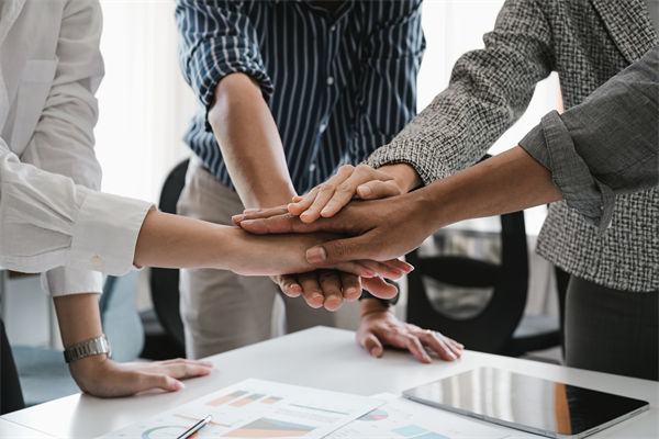 跨境營銷中，如何克服文化差異，實(shí)現(xiàn)全球化傳播？