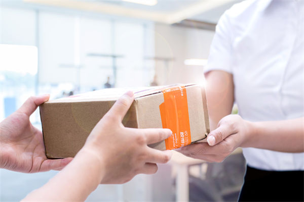 快遞員入職京東13年工資共100多萬，對其他企業(yè)有何啟示？