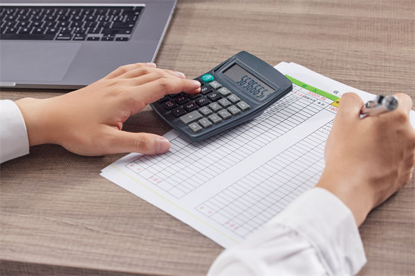 加班成風(fēng)留不住人，企業(yè)關(guān)懷和工時安排是否合理？