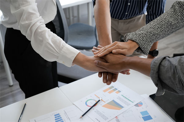 戰(zhàn)略管理怎樣融合多元文化，驅(qū)動跨國業(yè)務(wù)的拓展？