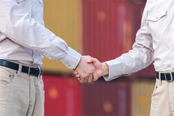 美線貨運訂艙就像“搶票”，制造業(yè)有什么看法？