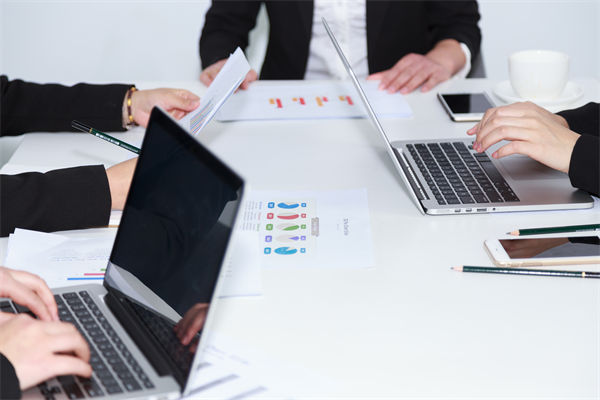 只看績(jī)效數(shù)據(jù)的企業(yè)，如何留住真正的實(shí)干者？