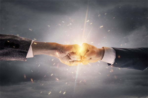 文化手冊(cè)寫滿崇高理念，基層執(zhí)行為何總唱反調(diào)？