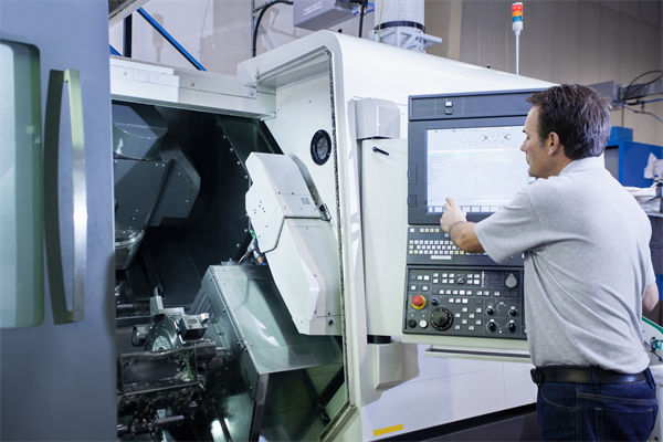 精益管理在提升產(chǎn)品質(zhì)量方面有哪些具體策略和方法？