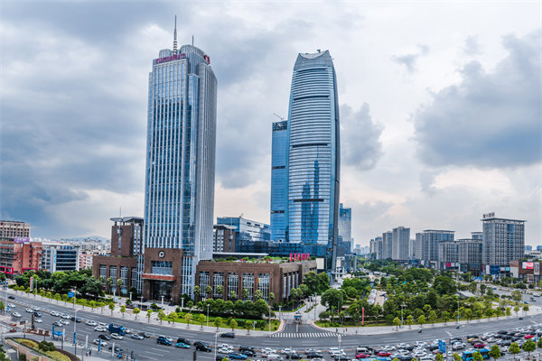 企業(yè)卡在增長瓶頸管理老套，東莞管理咨詢能劈開新路嗎？